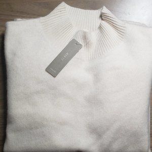 NEW with Tags Luxe cream colored J. Crew cashmere sweater